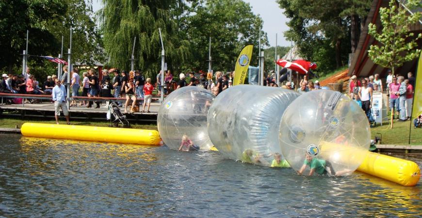 Waterballs i Madsby Legepark