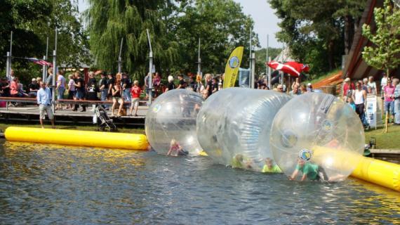 Waterballs i Madsby Legepark